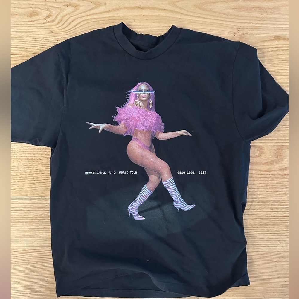 NEVER WORN: BEYONCE MERCH METLIFE RENAISSANCE ONE YEAR ANNIVERSARY